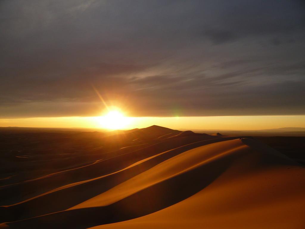 Golden Gobi Hostel & Tours Oelan-bator Buitenkant foto