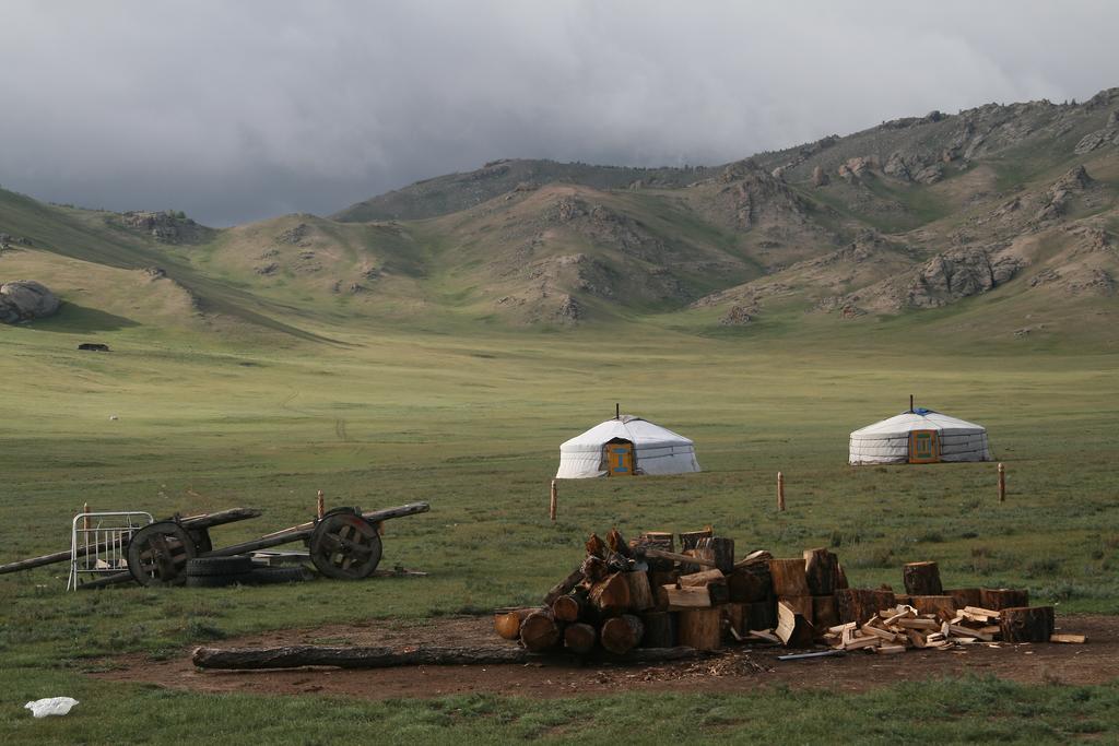 Golden Gobi Hostel & Tours Oelan-bator Buitenkant foto
