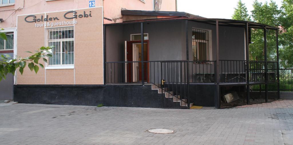 Golden Gobi Hostel & Tours Oelan-bator Buitenkant foto